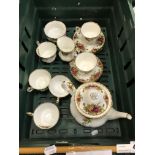 ROYAL ALBERT ''COUNTRY ROSES'' TEA SET