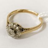 18CT GOLD & DIAMOND CLUSTER RING