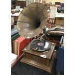 WIND UP HORN GRAMOPHONE