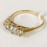 18CT GOLD 3 DIAMOND RING