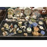 COLLECTION OF ORNAMENTS, FIGURES & PLATES - 2 TRAYS