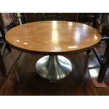 ROUND COFFEE TABLE WITH ALUMINUM BASE