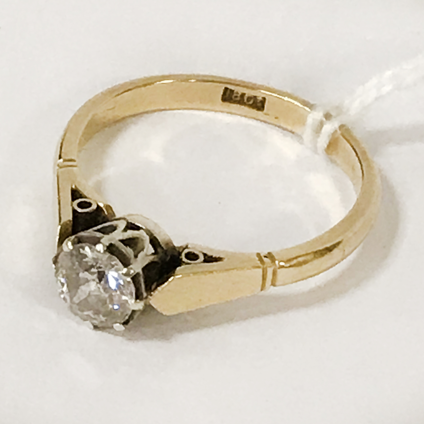 18CT YELLOW GOLD SINGLE DIAMOND RING - APPROX 0.5CT