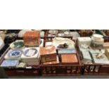 BOXED COLLECTORS PLATES WITH LEONARDO COLLECTABLES & DOULTON HARRY POTTER - 3 TRAYS