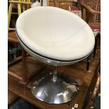 SMALL SWIVEL EGG CHAIR