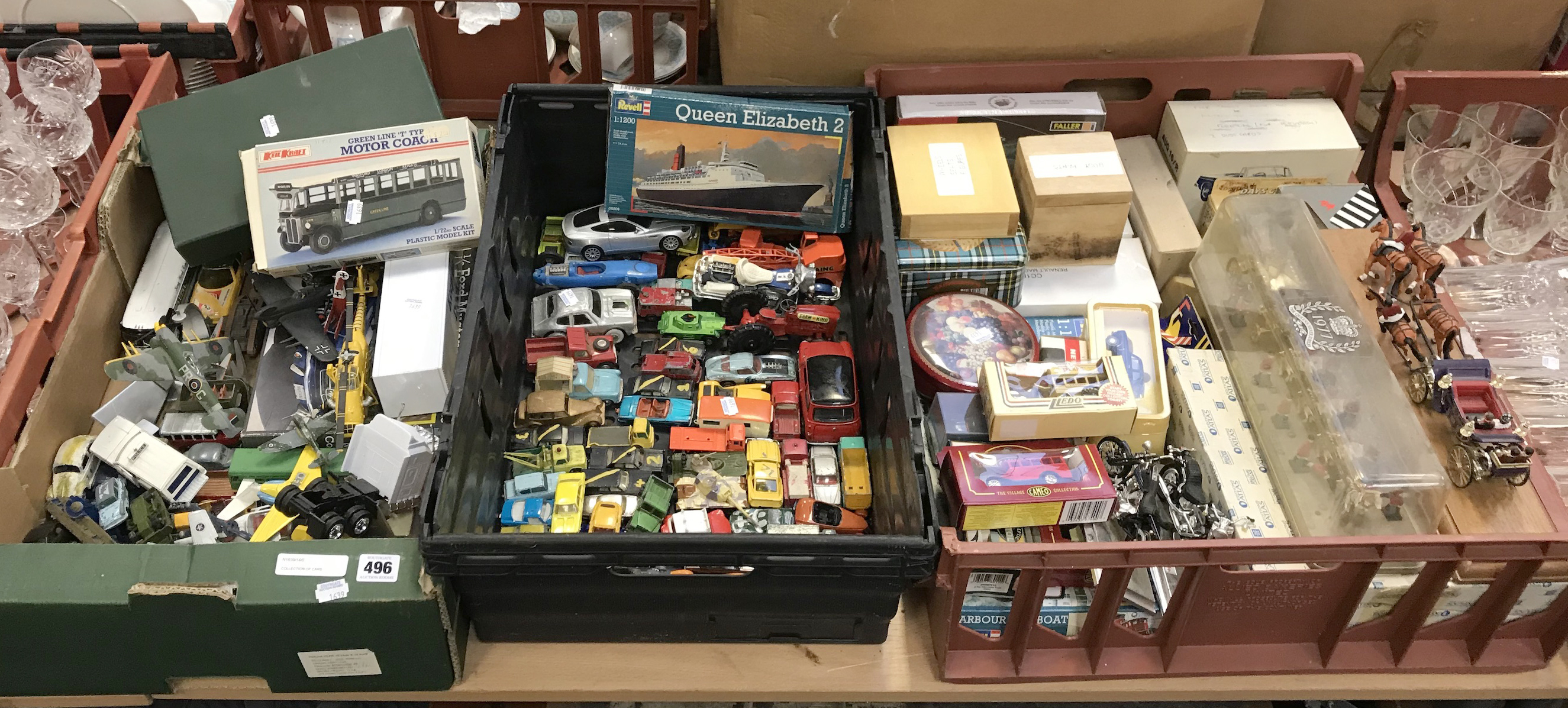 COLLECTION OF DIE CAST CARS / PLANES ETC