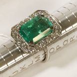 14CT WHITE GOLD EMERALD & DIAMOND RING -APPROX 7.8CT EMERALD