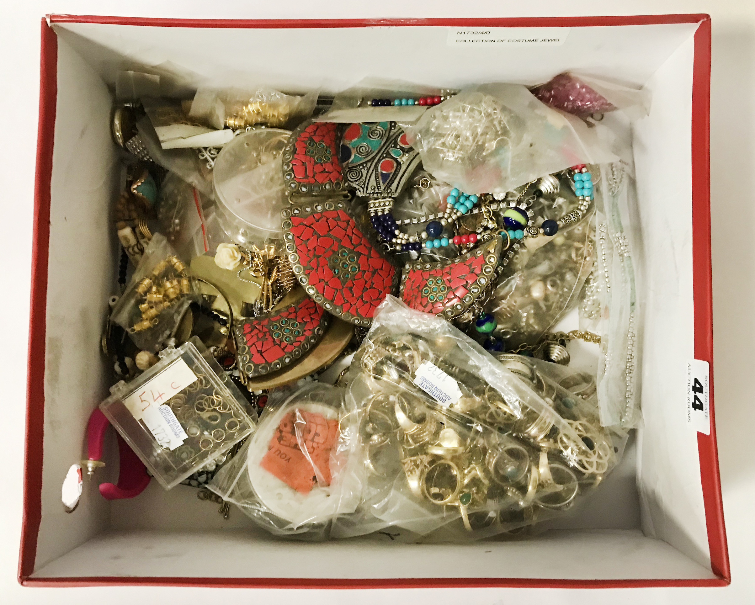 COLLECTION OF COSTUME JEWELLERY