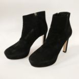 DESIGNER ANKLE BOOTS - SIZE 5 (38)