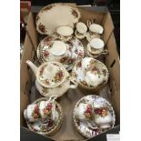 ROYAL ALBERT COUNTRY ROSE TEA SET