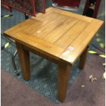 OAK SIDE TABLE