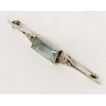 HM 10CT GOLD & AQUAMARINE BROOCH