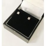 18CT GOLD DIAMOND EARRINGS - APPROX 0.40CT