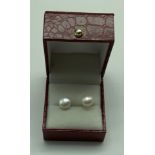 New unworn 9ct gold cultured pearl studs