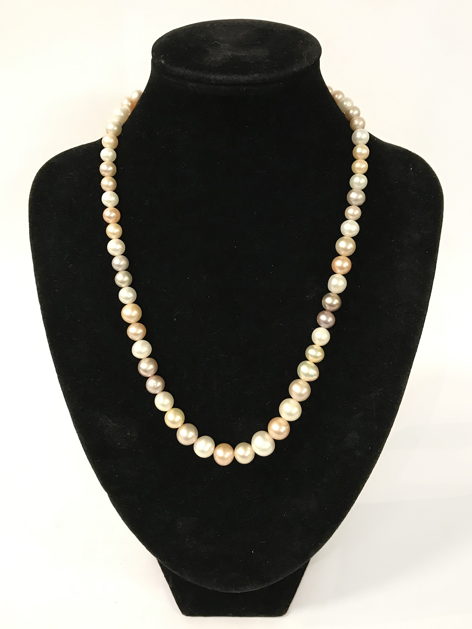 TWO TONE PEARL NECKLACE WITH SILVER CLASP