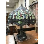 SMALL TIFFANY STYLE TABLE LAMP