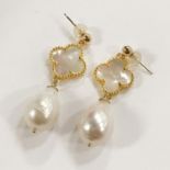 9CT GOLD MOTHER OF PEARL & SOUTH SEA PEARL EARRINGS