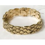 18CT GOLD WIDE LINK BRACELET