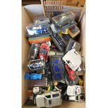 Boxed and unboxed modern die cast models including Lledo, Matchbox, Corgi and others