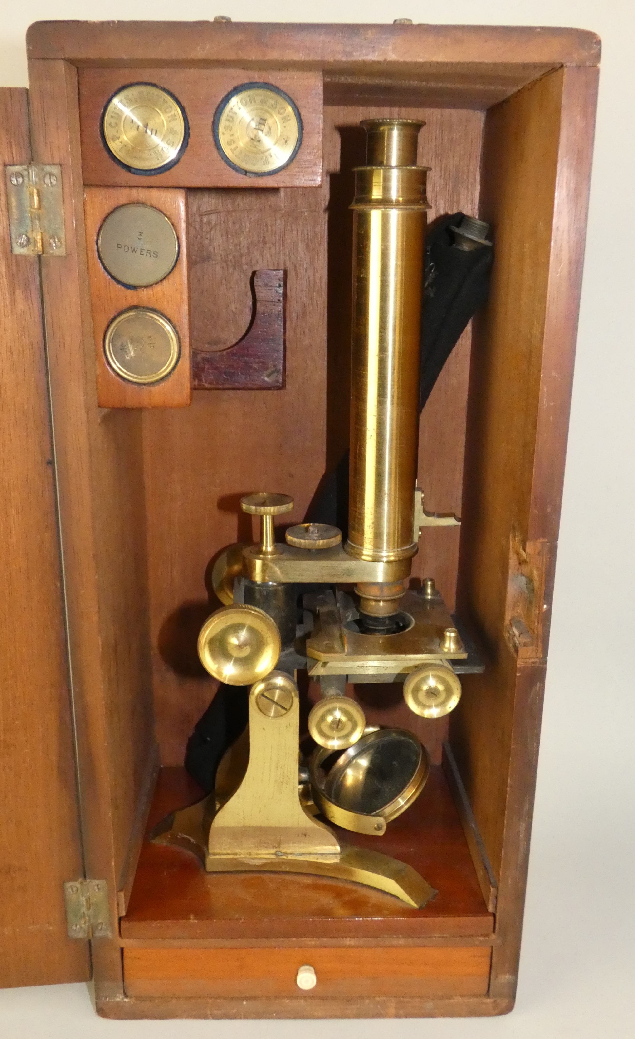 A Victorian monocular brass microscope, by J.P. Cutts, Sutton & Son, c. 1850 - 1876, with brass - Image 2 of 2