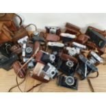 A quantity of cameras, to include Kodak, Agfa and Brownie (2).