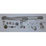 Assorted silver jewellery to include a necklace