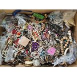 A quantity of costume jewellery.