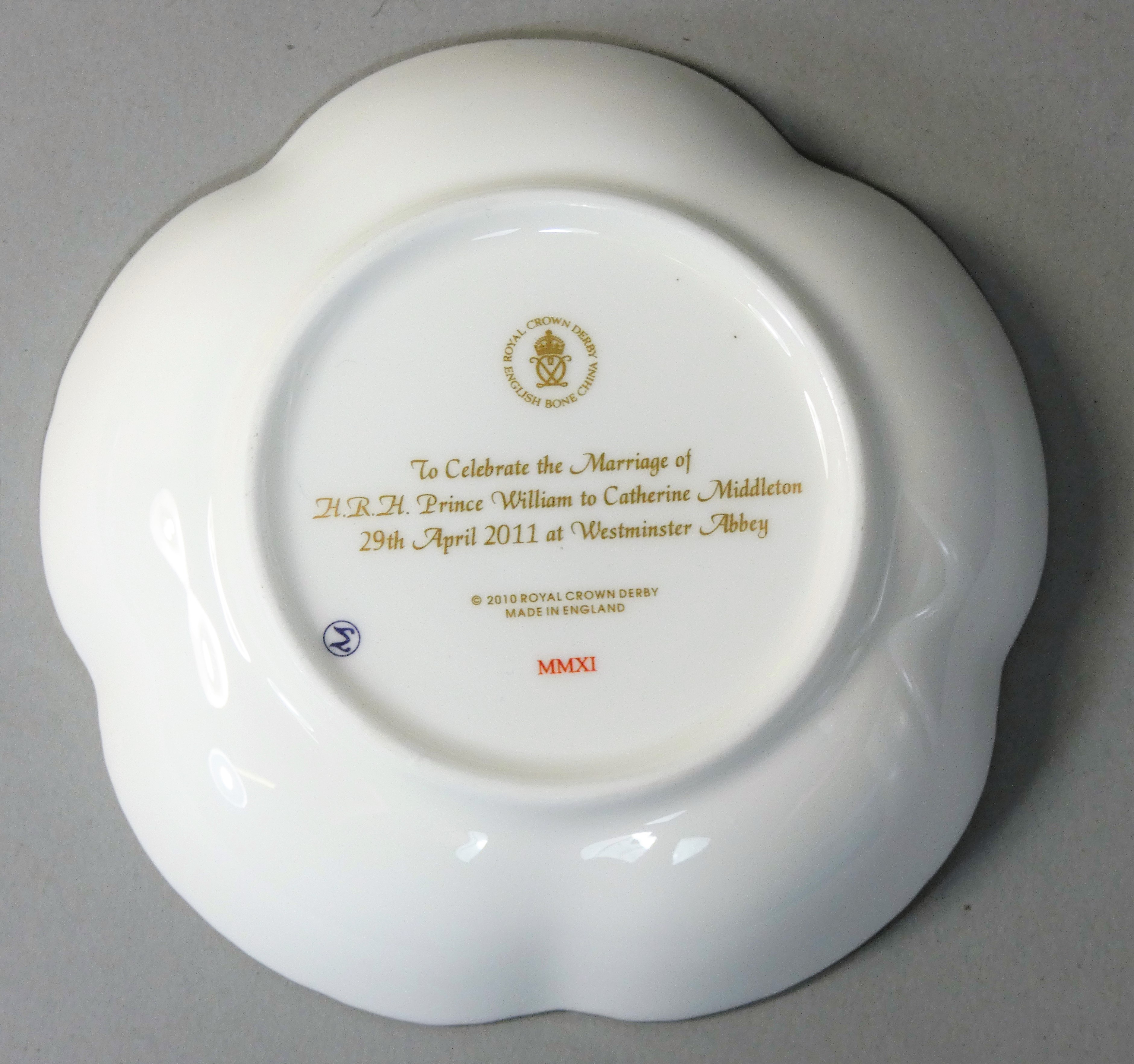 A Royal Crown Derby commemorative dish, 'to celebrate the marriage of ... Prince William to - Image 2 of 2