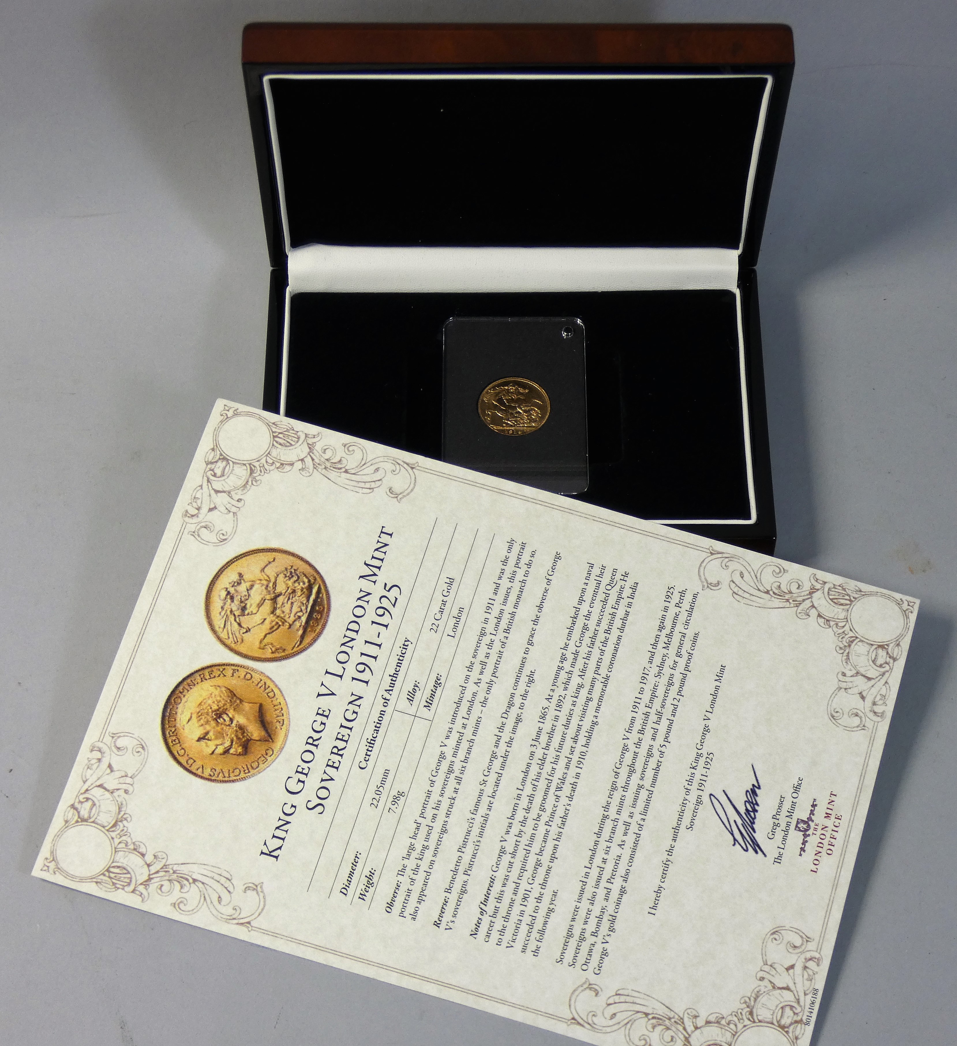 George V gold sovereign, 1914, case, certificate. - Image 2 of 3