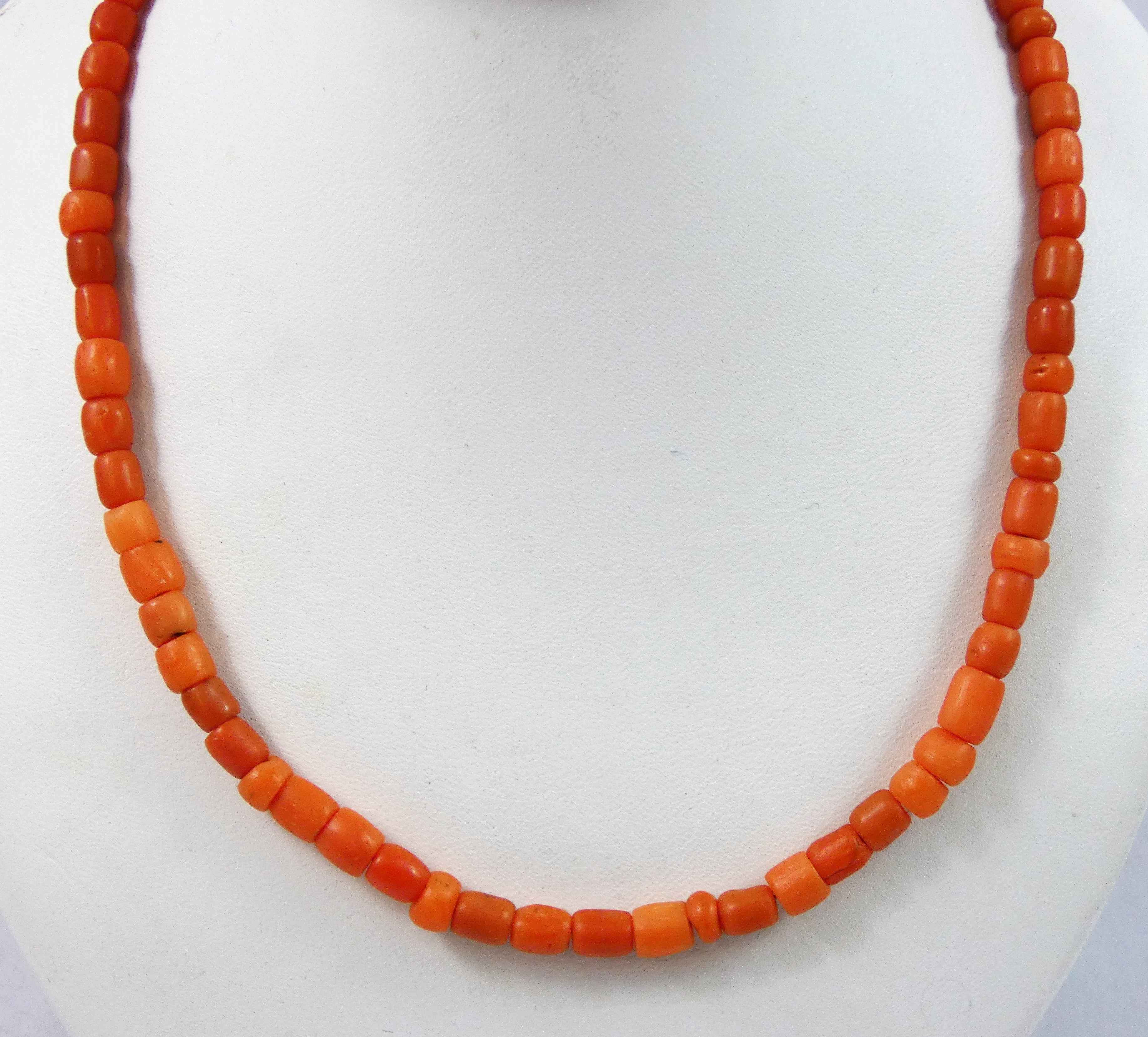 A Victorian coral bead single row necklace, another smaller and a pair of earrings, weight of - Image 3 of 3