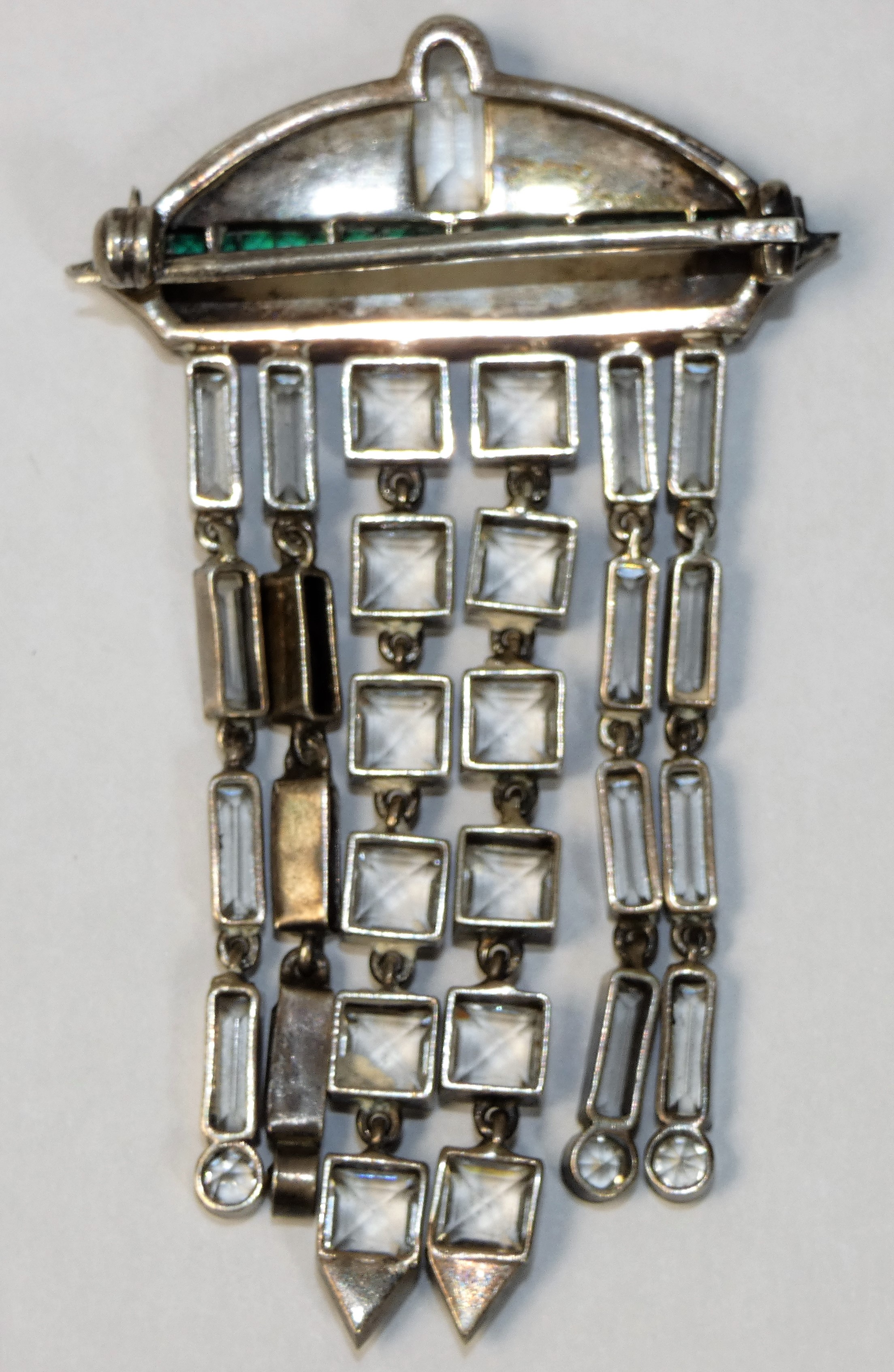 An Art Deco sterling silver and paste Art Deco tassel brooch, set with green a clear paste stones - Image 2 of 2