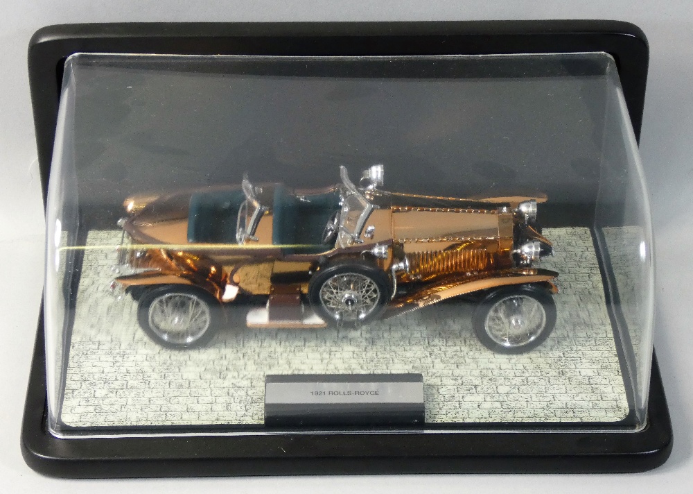 Franklin Mint precision model, 1:24 scale 1921 Rolls Royce "Silver Ghost", with a copper coloured - Image 2 of 3