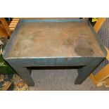 A steel work bench 92 x 63 x 80 cm