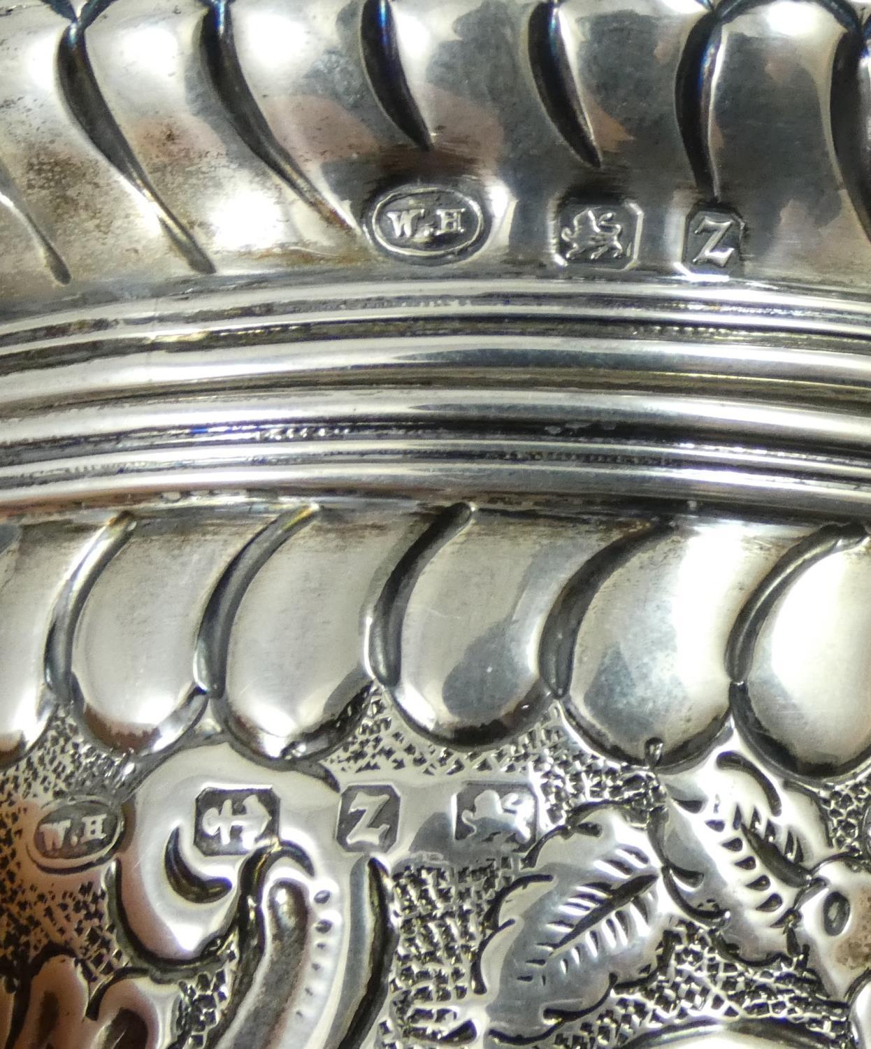 A Victorian silver pin box, Birmingham 1899, with embossed decoration, 9 x 4 x 3 cm, a circular box, - Image 3 of 3