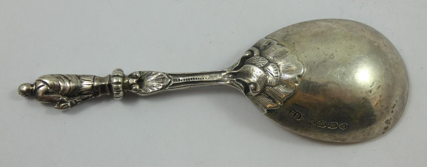 A hand made silver caddy spoon, by APRS, London 2000, Millennium duty mark, with pierced bird motif, - Image 2 of 6