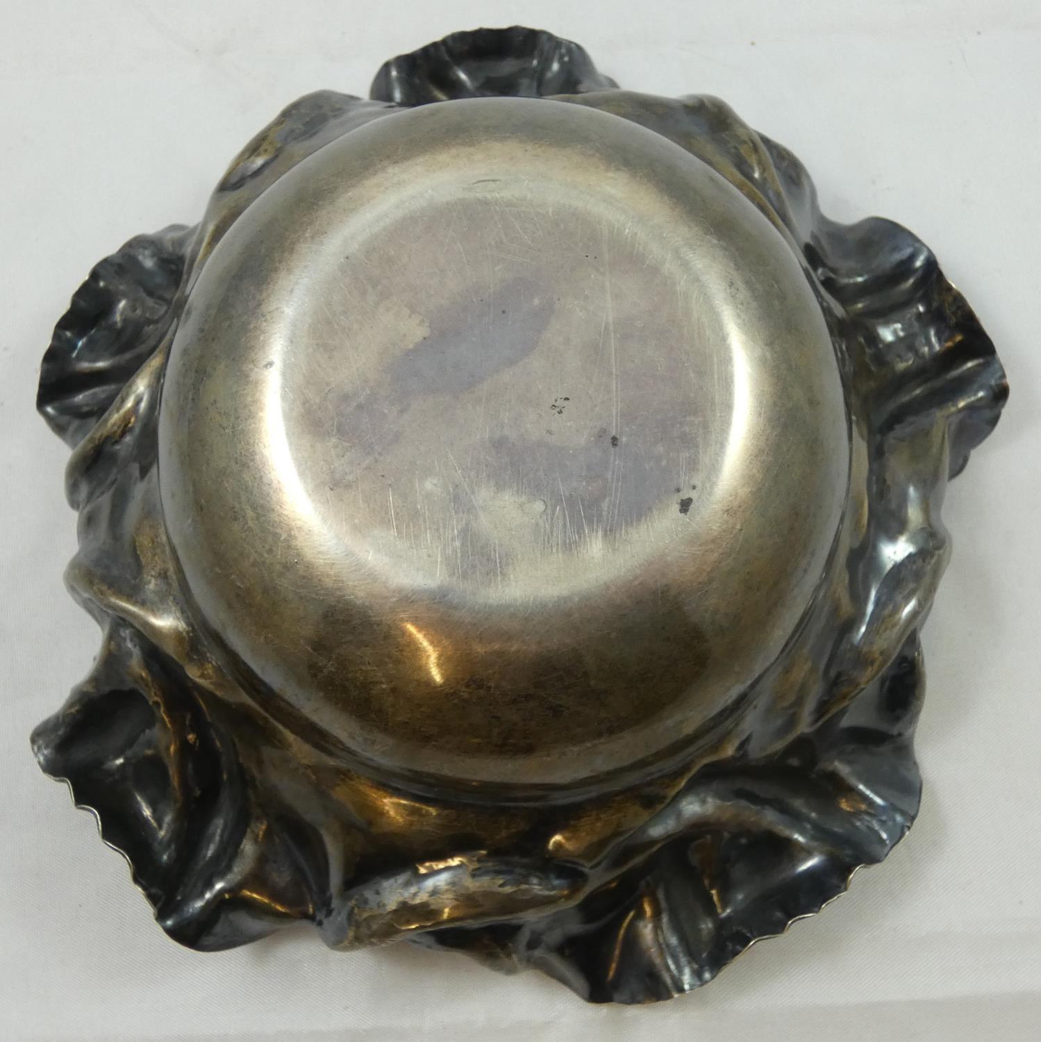 A continental silver bowl, stamped 925, with folded border, diameter 17 cm, weight 7.5 oz. - Image 2 of 3