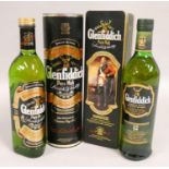 Glenfiddich, 12 year old, 70 cl, case, together Glenfiddich, Special Old Reserve, 75 cl, tube (2).