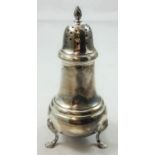 A silver sugar castor, Birmingham 1959, of baluster form, raised on three pad feet, 17 cm, 5.5 oz.