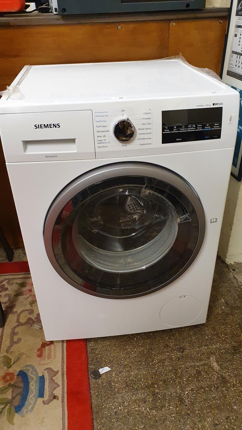 A Siemens i Sensoric IQ500 washing machine/dryer.