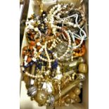 A quantity of costume jewellery, to include cuff links and necklaces