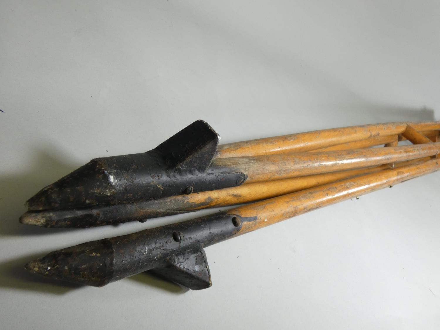 A pair of vintage surveyors measuring tools, with red and white level gauges, on wooden tripod - Image 3 of 5