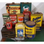 A collection of mainly oil related cans, including two unused, Quaker State Oil and Oilzum.