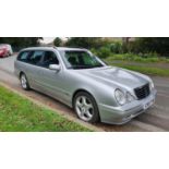 2000 Mercedes Benz E240 Avantgarde Auto, 2597 cc. Registration number X983 YNN. Chassis number