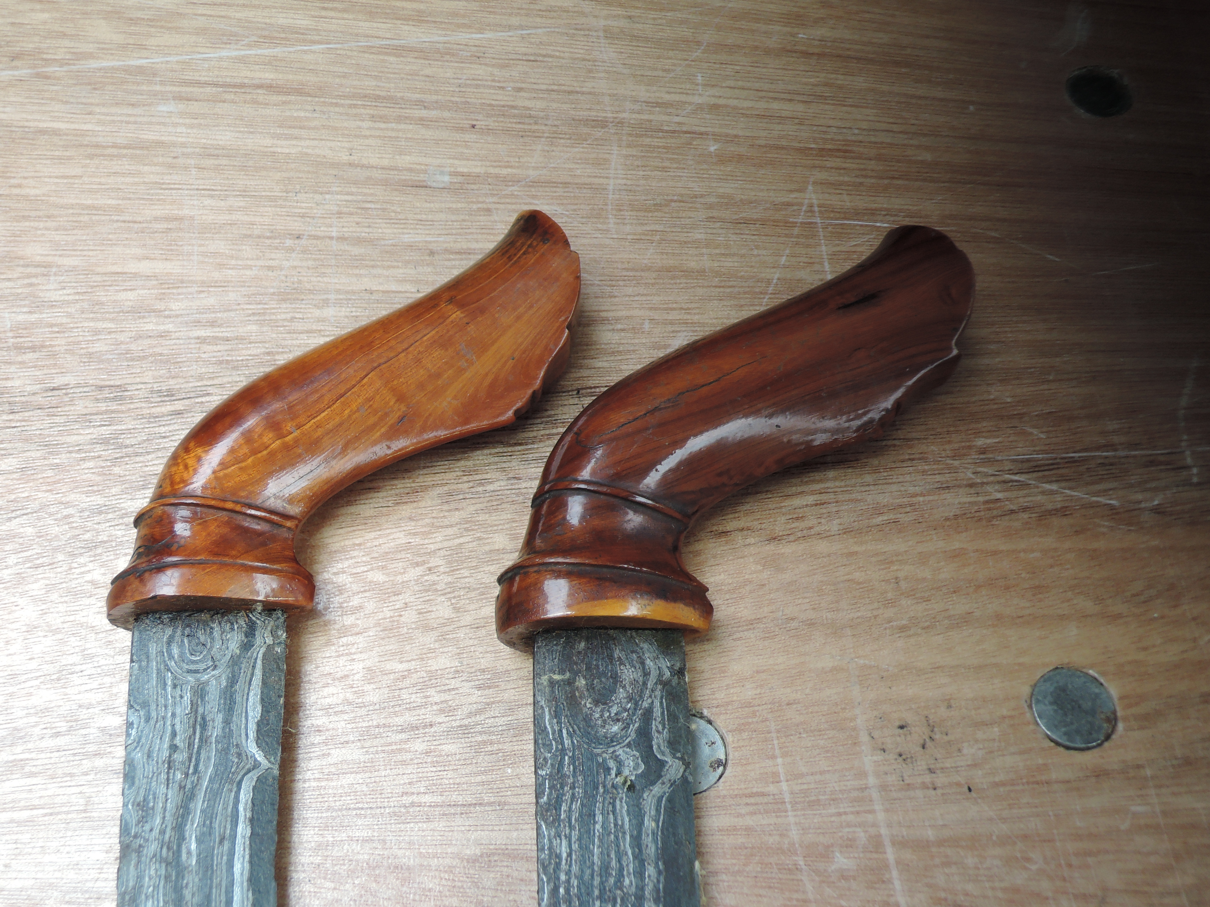 A pair of late 19th or 20th century Indonesian/straight settlements Kris Daggers having wood handles - Image 5 of 8