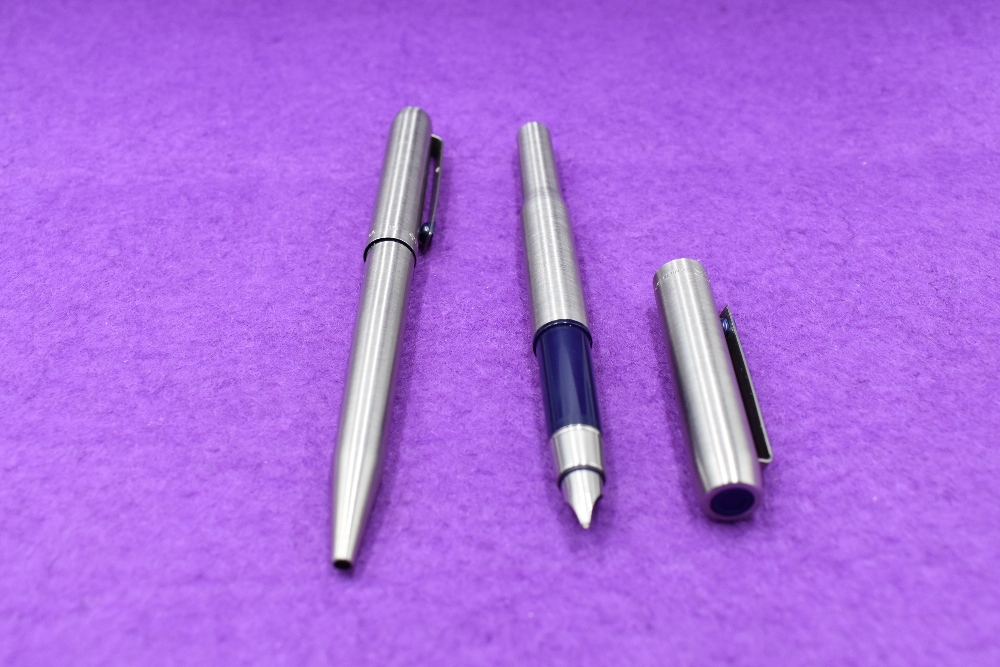 A Parker 25 Flighter fountain pen and ballpoint pen in stainless steel