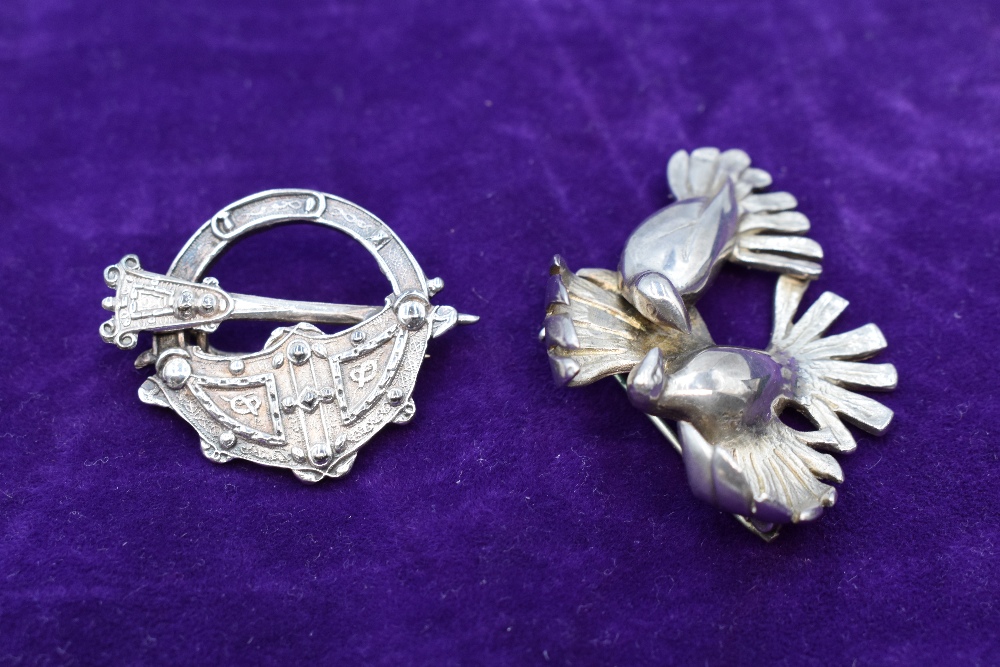 Two silver brooches including a pair of doves by Ivan Tarrant for George Tarrant, Birmingham 1970