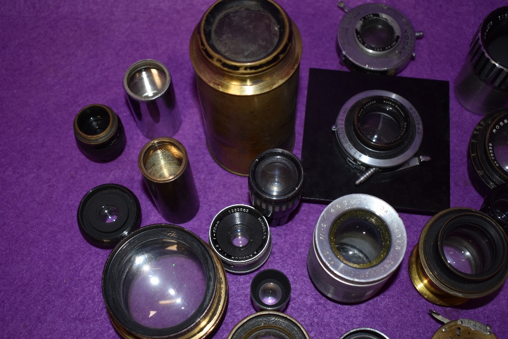 A box of various lenses and camera parts - Image 2 of 4