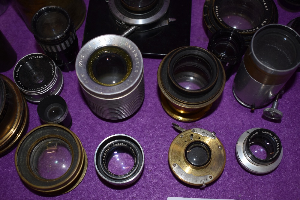 A box of various lenses and camera parts - Image 3 of 4