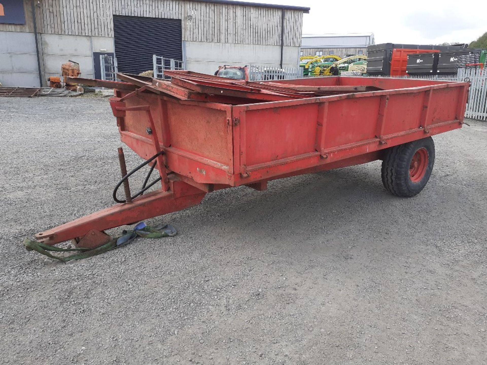 3TON TIPPING TRAILER COMPLETE WITH GRAIN