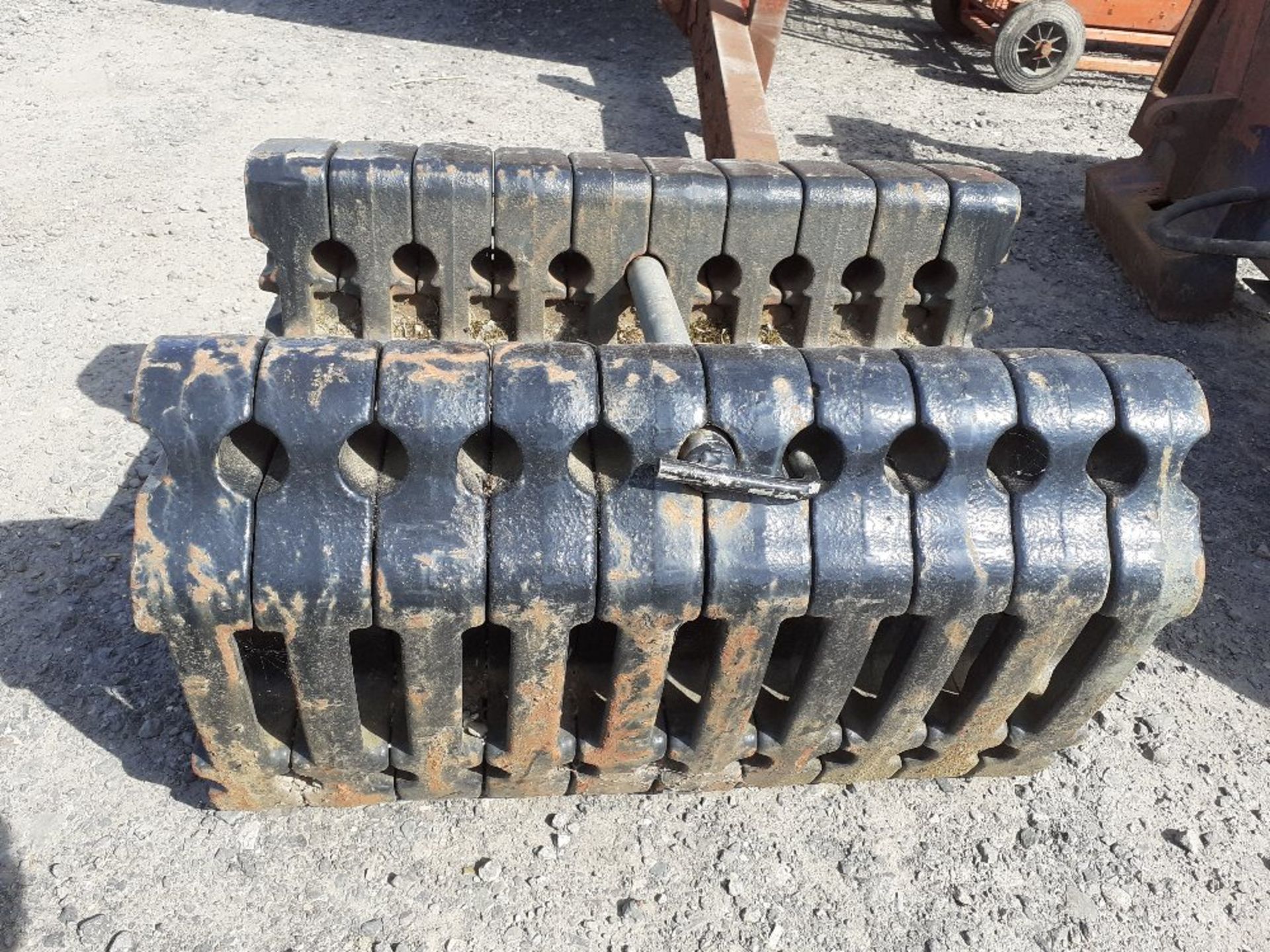 TRACTOR FRONT WEIGHTS - Image 2 of 3